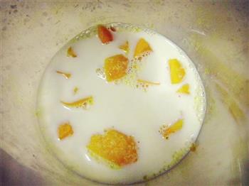 芒果牛奶冰的做法步骤3