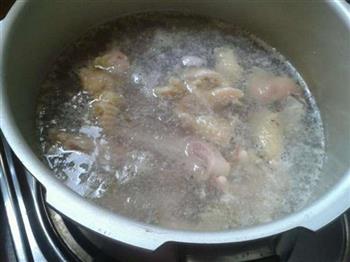 鸡汤煮鸡肉丸的做法步骤4