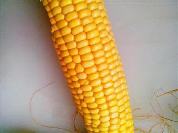 鲜人参玉米炖排骨汤的做法图解3