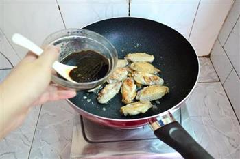 百合梅酱煎鸡翅的做法步骤12