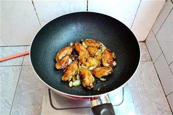 百合梅酱煎鸡翅的做法步骤13