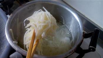 凉拌土豆丝的做法步骤2