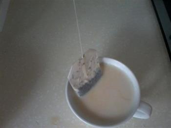 自制奶茶的做法步骤4