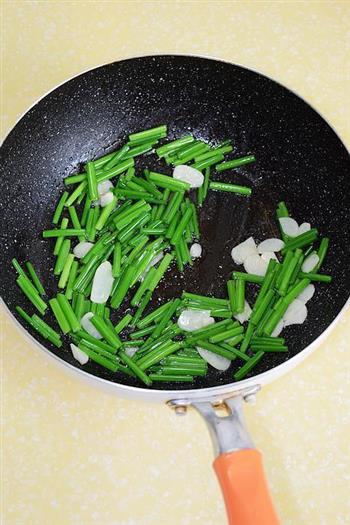 韭菜苔炒螺片的做法步骤5