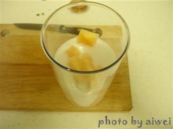 蜜瓜椰汁龟苓膏的做法步骤4