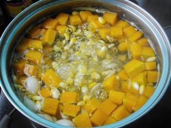 玉米南瓜百合甜汤的做法图解5