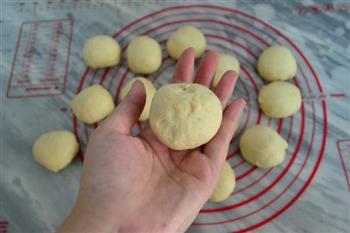 炼奶椰蓉小面包的做法步骤11