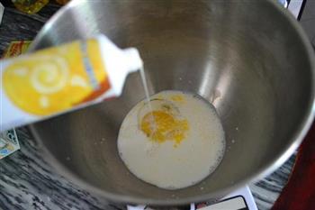 炼奶椰蓉小面包的做法图解3