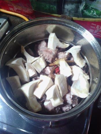 榴莲壳排骨汤的做法步骤5
