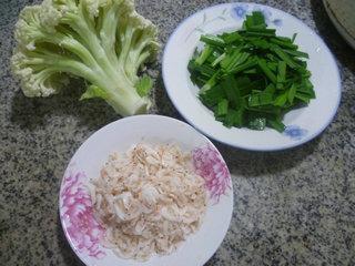 韭菜虾皮炒花菜的做法步骤1