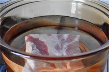 电压力锅版东坡肉的做法步骤2