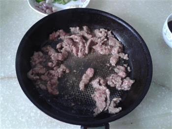青椒炒牛肉的做法步骤4