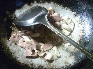 雪菜秀珍菇炒猪舌头的做法步骤5