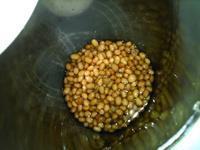 松仁熟豆豆浆的做法图解3