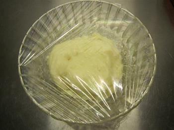 玫瑰花香绿豆沙冰皮月饼的做法步骤10