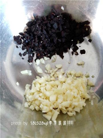 豆豉拌苦瓜的做法步骤3