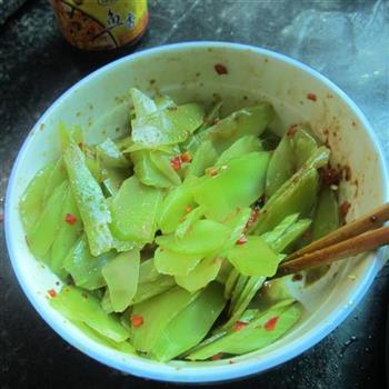 鱼香米椒莴笋片的做法步骤5