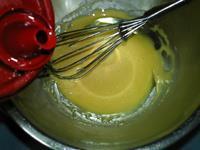 透明皮莲蓉蛋黄月饼的做法步骤4