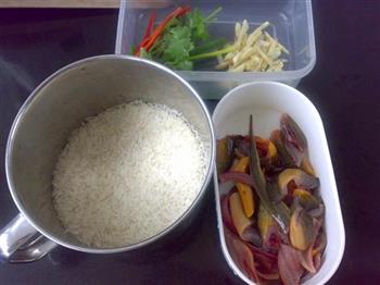 黄鳝姜葱焗饭的做法步骤1