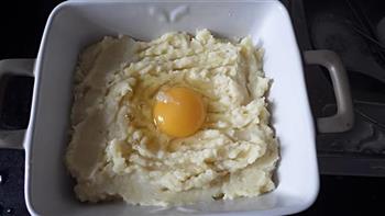 鸡蛋芝士焗土豆泥的做法步骤2