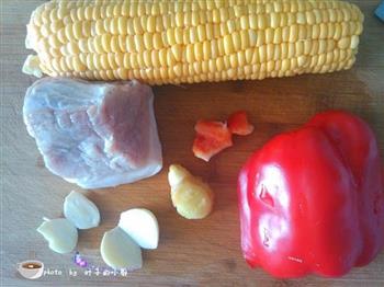 玉米粒炒肉丁的做法步骤1