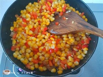 玉米粒炒肉丁的做法步骤11