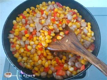 玉米粒炒肉丁的做法步骤12