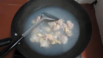 粉条炖冬菇鸡的做法步骤2
