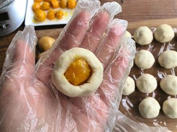 莲蓉蛋黄月饼的做法步骤9