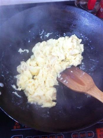 蚝油秋葵炒鸡蛋的做法步骤5