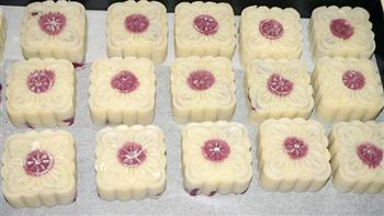 紫薯玫瑰冰皮月饼的做法步骤14