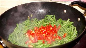 红椒豇豆的做法步骤7