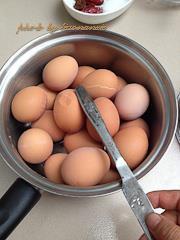 五香卤蛋的做法步骤3