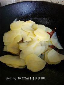 酸辣土豆片的做法图解8