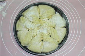 椰蓉花朵面包的做法步骤13