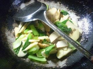 香干茭白炒青菜的做法步骤12
