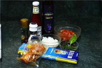 萨拉米香肠茄汁意面的做法步骤1