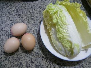 鸡蛋炒白菜的做法图解1