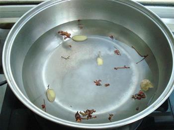 水煮五香花生的做法步骤3
