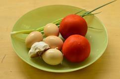 番茄鸡蛋的做法步骤1