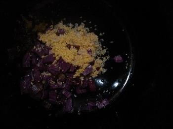 紫薯小米营养粥的做法图解2