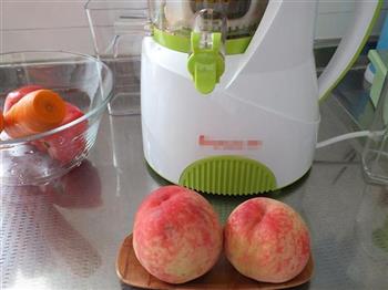 鲜榨蜜桃汁的做法步骤1
