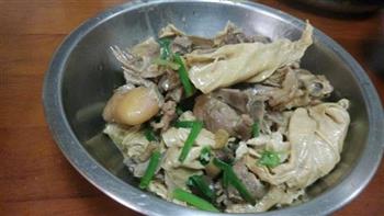 腐竹香菇焖鸭的做法步骤8