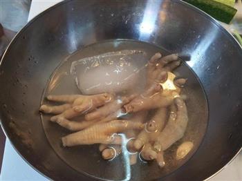 电锅盐焗鸡爪的做法步骤3