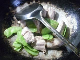 扁豆炒排骨的做法步骤6