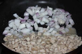 香菇炒肉丁的做法步骤5