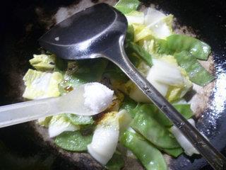 扁豆炒白菜芯的做法步骤10
