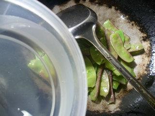 扁豆炒白菜芯的做法步骤5