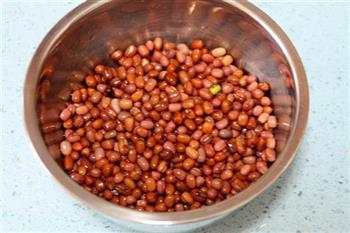 自制蜜红豆的做法图解1
