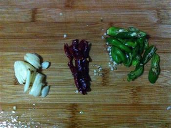 咸肉炒花菜的做法步骤4